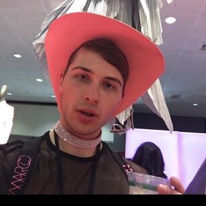 Meet your Posher, Tyler